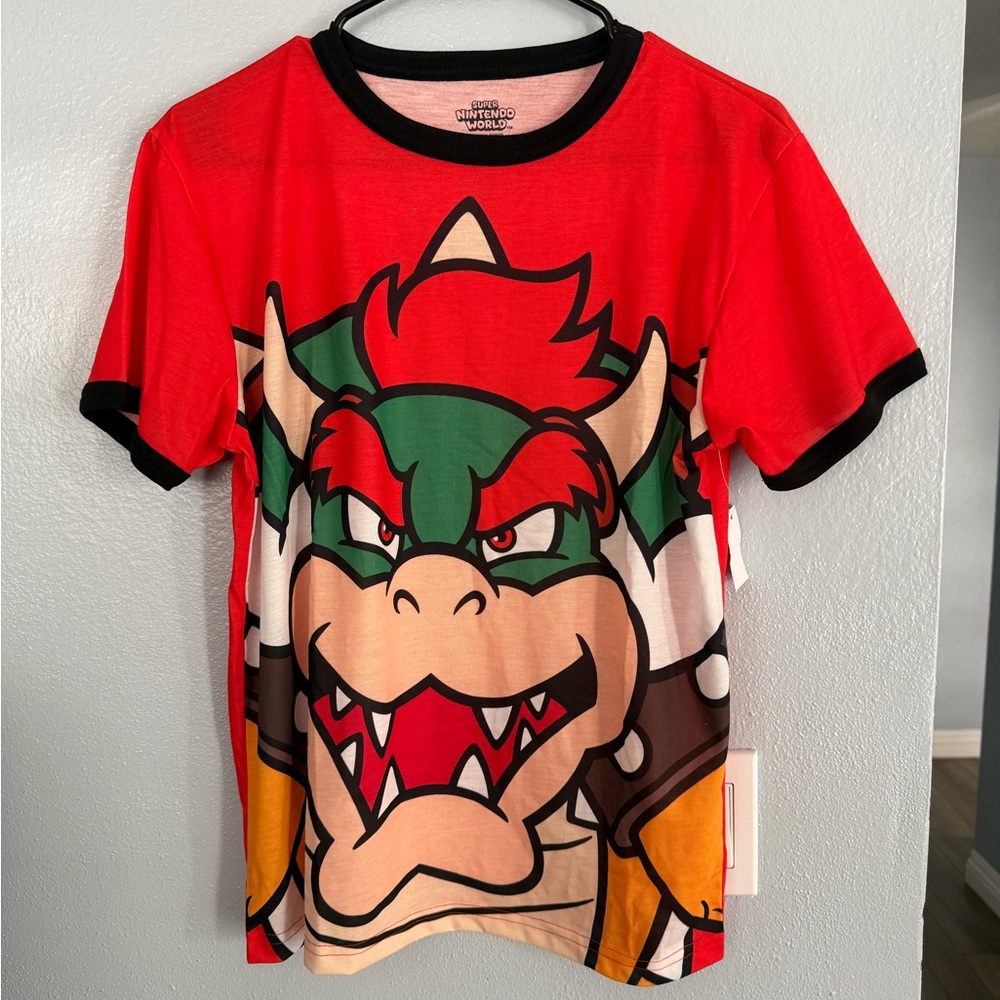 Super Nintendo World Bowser t-shirt Youth Size L